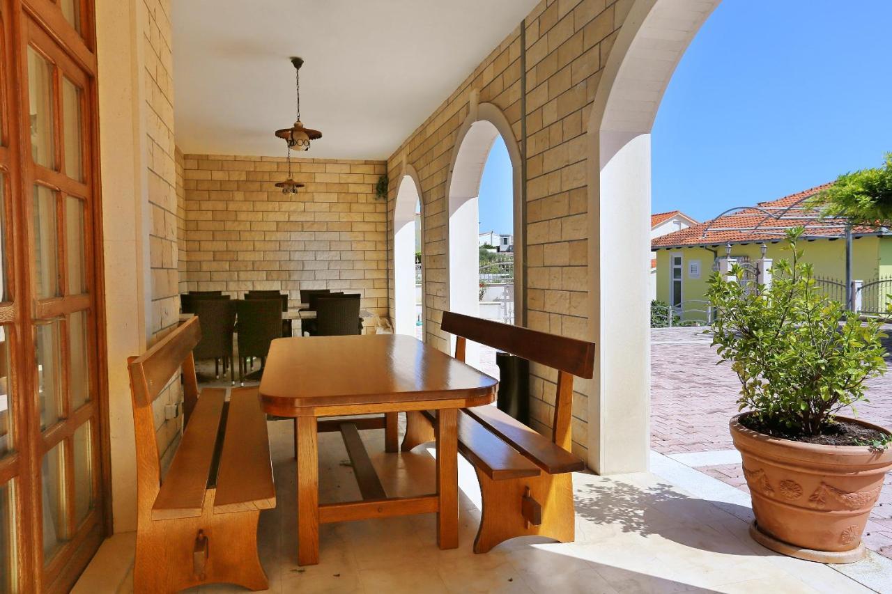 Apartments And Rooms With Parking Space Duce, Omis - 10303 Bagian luar foto