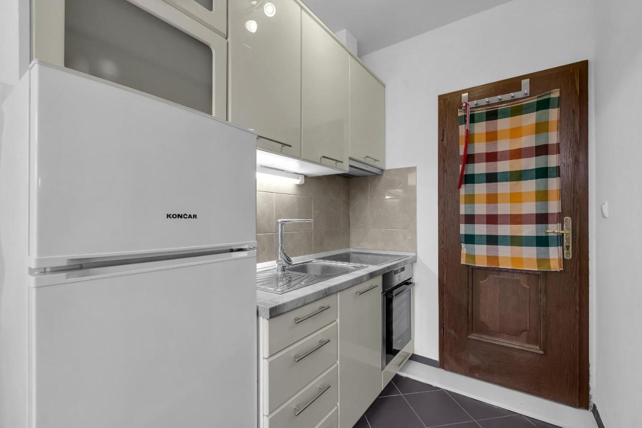 Apartments And Rooms With Parking Space Duce, Omis - 10303 Bagian luar foto