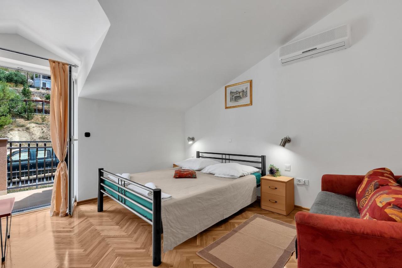 Apartments And Rooms With Parking Space Duce, Omis - 10303 Bagian luar foto