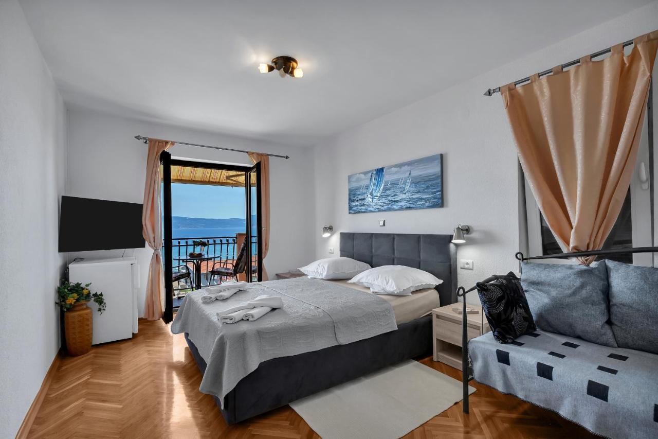 Apartments And Rooms With Parking Space Duce, Omis - 10303 Bagian luar foto