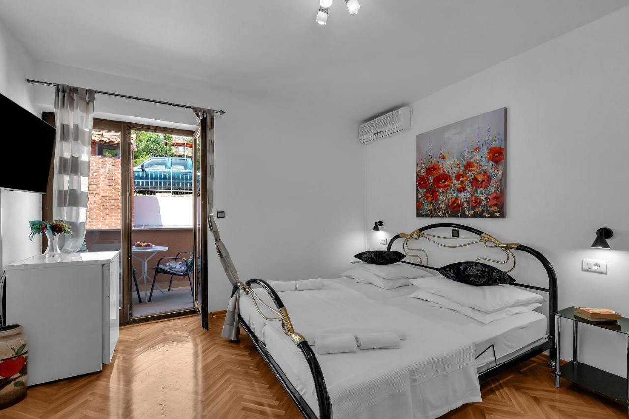 Apartments And Rooms With Parking Space Duce, Omis - 10303 Bagian luar foto