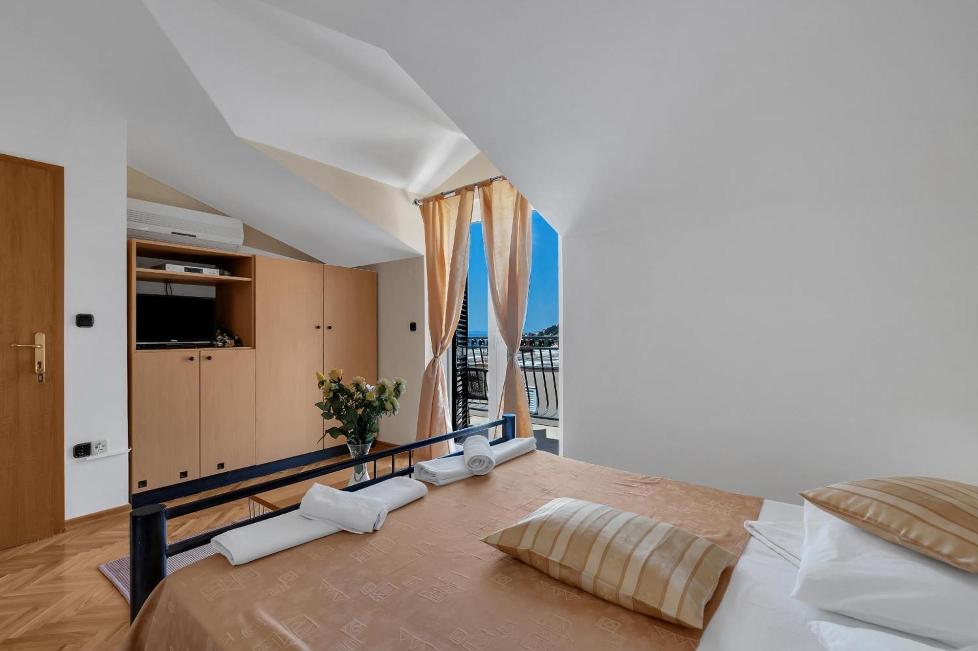 Apartments And Rooms With Parking Space Duce, Omis - 10303 Ruang foto